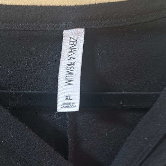 XL Zenana Premium black button down short sleeve top with knot detail - Picture 2 of 3